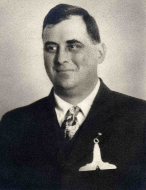 1923