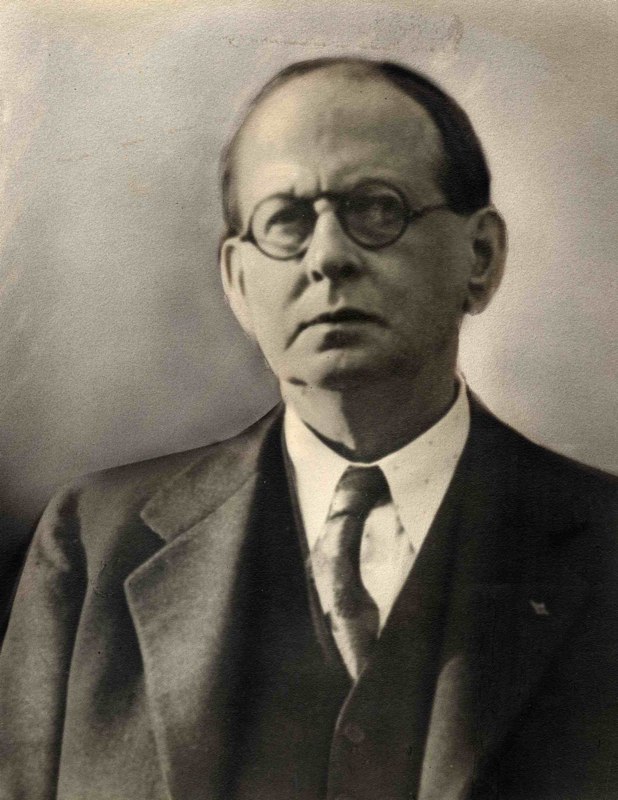 1929